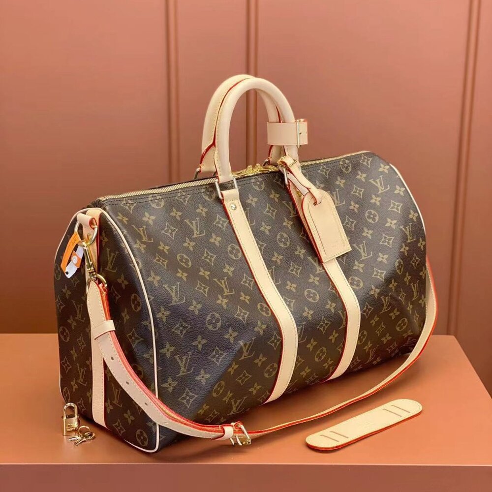 Louis Vuitton Handheld Bags, Chain Bags - Picture 2 of 9